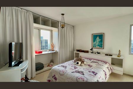 Apartamento à venda com 160m², 4 quartos e 2 vagasSuíte 3