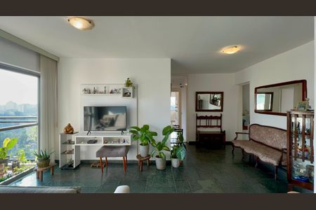 Apartamento à venda com 160m², 4 quartos e 2 vagasSala de TV