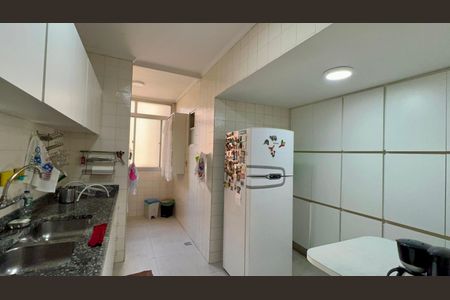 Apartamento à venda com 160m², 4 quartos e 2 vagasCozinha