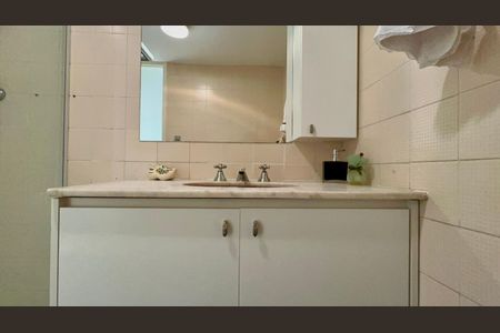 Apartamento à venda com 160m², 4 quartos e 2 vagasBanheiro Social