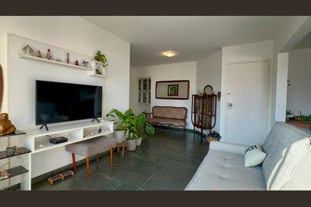 Apartamento à venda com 160m², 4 quartos e 2 vagasSala de TV