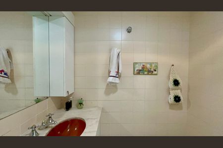 Apartamento à venda com 160m², 4 quartos e 2 vagasBanheiro Social