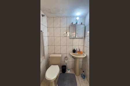 Casa à venda com 250m², 3 quartos e 3 vagasCasa Fundos - Banheiro