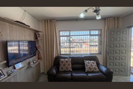 Casa à venda com 250m², 3 quartos e 3 vagasSala