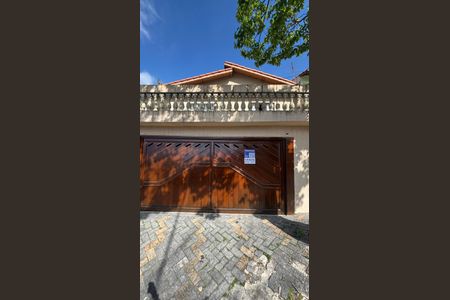 Casa à venda com 250m², 3 quartos e 3 vagasFachada