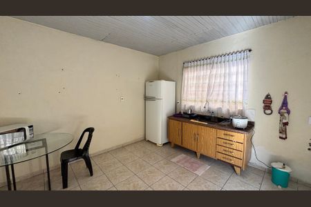 Casa à venda com 250m², 3 quartos e 3 vagasCasa Fundos - Cozinha