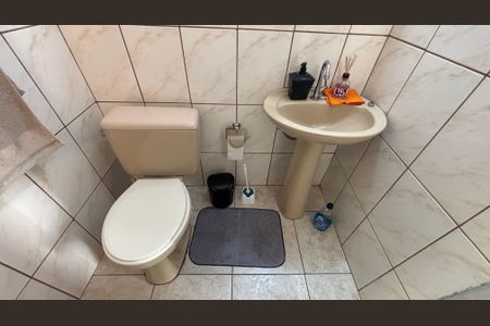 Casa à venda com 250m², 3 quartos e 3 vagasCasa Fundos - Banheiro