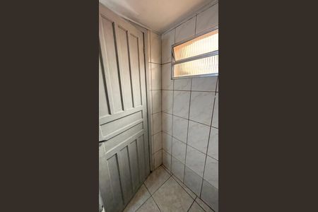 Casa à venda com 250m², 3 quartos e 3 vagasCasa Fundos - Banheiro