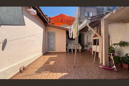 Casa à venda com 250m², 3 quartos e 3 vagasQuintal