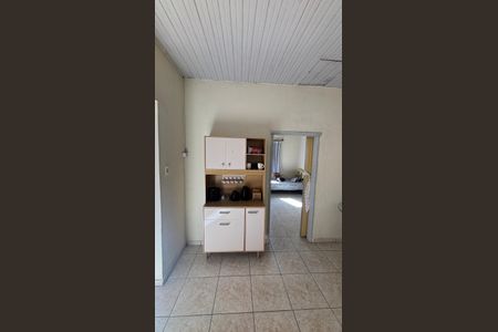 Casa à venda com 250m², 3 quartos e 3 vagasCasa Fundos - Cozinha