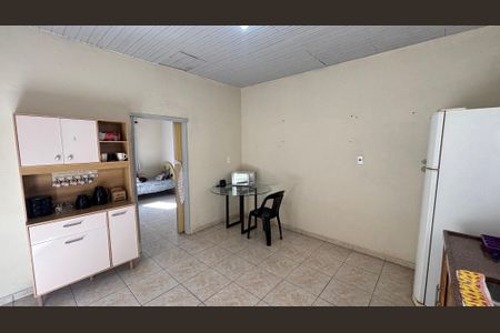 Casa à venda com 250m², 3 quartos e 3 vagasCasa Fundos - Cozinha