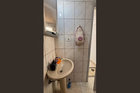 Casa à venda com 250m², 3 quartos e 3 vagasCasa Fundos - Banheiro