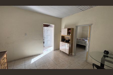 Casa à venda com 250m², 3 quartos e 3 vagasCasa Fundos - Cozinha