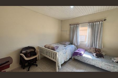 Casa à venda com 250m², 3 quartos e 3 vagasCasa Fundos - Quarto