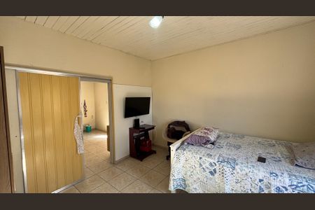 Casa à venda com 250m², 3 quartos e 3 vagasCasa Fundos - Quarto