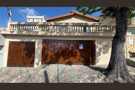 Casa à venda com 250m², 3 quartos e 3 vagasFachada