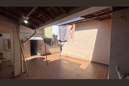 Casa à venda com 250m², 3 quartos e 3 vagasQuintal