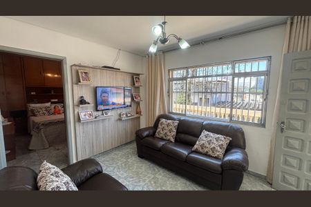 Casa à venda com 250m², 3 quartos e 3 vagasSala