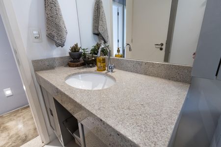 Apartamento à venda com 96m², 2 quartos e 2 vagas Apartamento à venda com 96m², 2 quartos e 2 vagasBanheiro