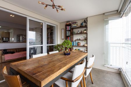 Apartamento à venda com 96m², 2 quartos e 2 vagas Apartamento à venda com 96m², 2 quartos e 2 vagasSala