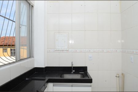 Cozinha de apartamento para alugar com 2 quartos, 45m² em São Gabriel, Belo Horizonte