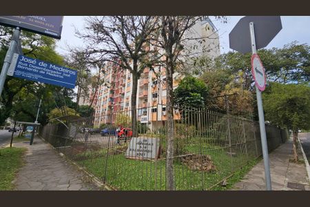 Apartamento à venda com 44m², 1 quarto e 1 vaga Apartamento à venda com 44m², 1 quarto e 1 vagaFachada