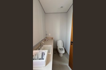 Apartamento à venda com 90m², 2 quartos e 2 vagas Apartamento à venda com 90m², 2 quartos e 2 vagasBanheiro da Suíte