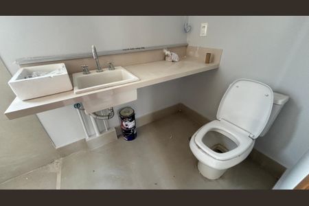 Apartamento à venda com 90m², 2 quartos e 2 vagas Apartamento à venda com 90m², 2 quartos e 2 vagasBanheiro da Suíte