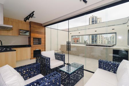 Apartamento à venda com 307m², 3 quartos e 3 vagas Apartamento à venda com 307m², 3 quartos e 3 vagasCobertura