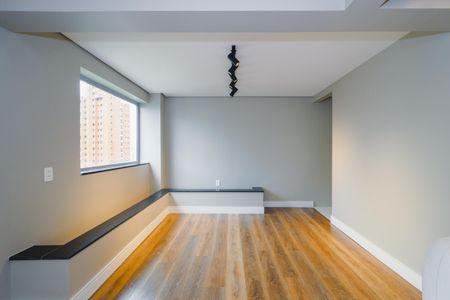 Apartamento à venda com 307m², 3 quartos e 3 vagas Apartamento à venda com 307m², 3 quartos e 3 vagasCobertura