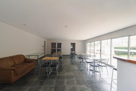 Apartamento à venda com 307m², 3 quartos e 3 vagas Apartamento à venda com 307m², 3 quartos e 3 vagasÁrea comum - Salão de festas