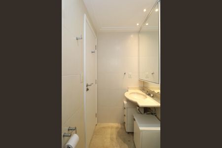 Apartamento à venda com 138m², 4 quartos e 3 vagas Apartamento à venda com 138m², 4 quartos e 3 vagasBanheiro da Suíte 3