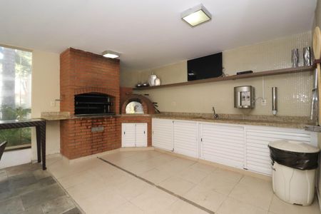 Apartamento à venda com 138m², 4 quartos e 3 vagas Apartamento à venda com 138m², 4 quartos e 3 vagasÁrea comum - Churrasqueira