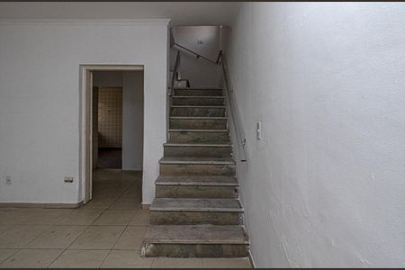 Casa para alugar com 170m², 4 quartos e 4 vagas Casa para alugar com 170m², 4 quartos e 4 vagasCorredor