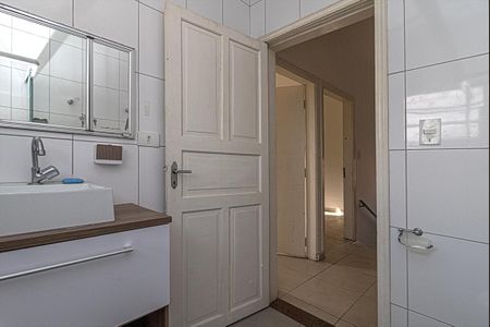 Casa para alugar com 170m², 4 quartos e 4 vagas Casa para alugar com 170m², 4 quartos e 4 vagasBanheiro Social