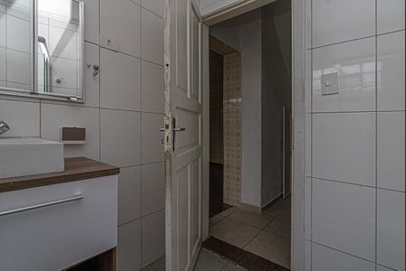 Casa para alugar com 170m², 4 quartos e 4 vagas Casa para alugar com 170m², 4 quartos e 4 vagasBanheiro Social