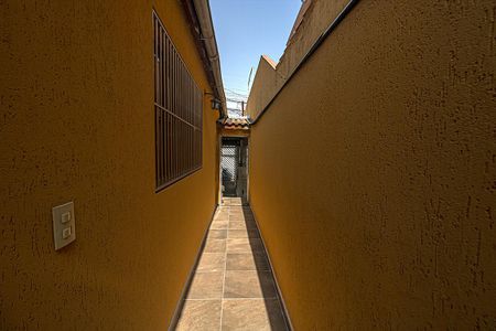 Casa à venda com 100m², 2 quartos e 1 vaga Casa à venda com 100m², 2 quartos e 1 vagaCorredor