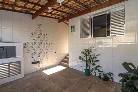 Casa à venda com 100m², 2 quartos e 1 vaga Casa à venda com 100m², 2 quartos e 1 vagaGaragem