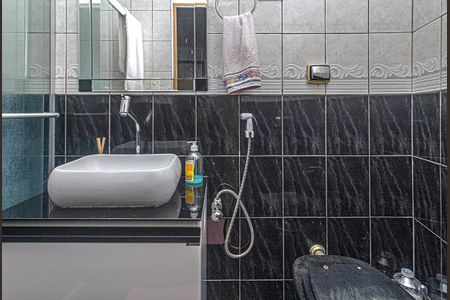 Casa à venda com 100m², 2 quartos e 1 vaga Casa à venda com 100m², 2 quartos e 1 vagaSuíte Banheiro