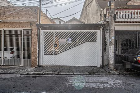 Casa à venda com 100m², 2 quartos e 1 vaga Casa à venda com 100m², 2 quartos e 1 vagaFachada