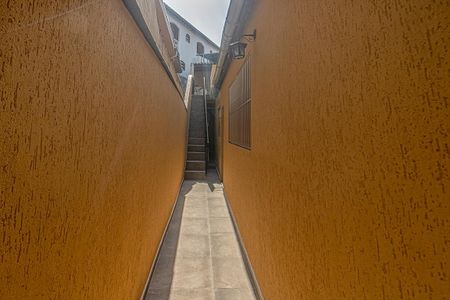 Casa à venda com 100m², 2 quartos e 1 vaga Casa à venda com 100m², 2 quartos e 1 vagaCorredor