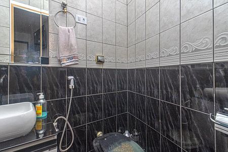 Casa à venda com 100m², 2 quartos e 1 vaga Casa à venda com 100m², 2 quartos e 1 vagaSuíte Banheiro