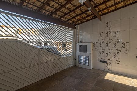 Casa à venda com 100m², 2 quartos e 1 vaga Casa à venda com 100m², 2 quartos e 1 vagaGaragem