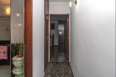 Casa à venda com 100m², 2 quartos e 1 vaga Casa à venda com 100m², 2 quartos e 1 vagaCorredor
