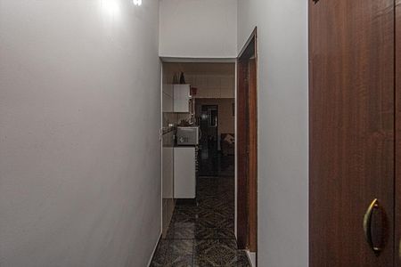 Casa à venda com 100m², 2 quartos e 1 vaga Casa à venda com 100m², 2 quartos e 1 vagaCorredor
