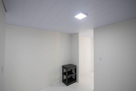 Cozinha de kitnet/studio para alugar com 1 quarto, 25m² em Vila Dona Augusta, São Paulo