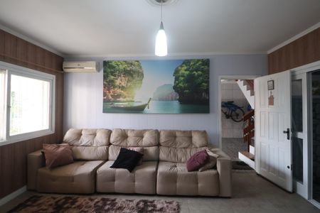 Casa à venda com 195m², 2 quartos e 3 vagasSala