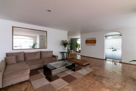 Apartamento à venda com 74m², 3 quartos e 1 vaga Apartamento à venda com 74m², 3 quartos e 1 vagaHall social