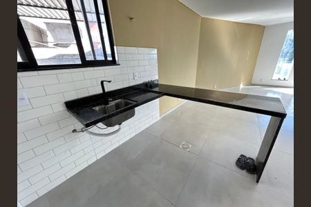 Apartamento à venda com 100m², 2 quartos e 1 vagaCozinha