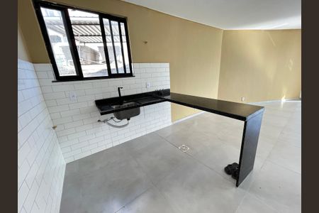 Apartamento à venda com 100m², 2 quartos e 1 vagaCozinha